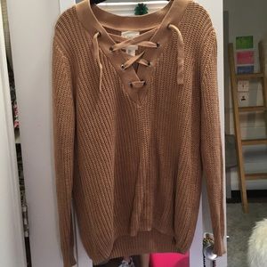 Cross cross neckline knit sweater